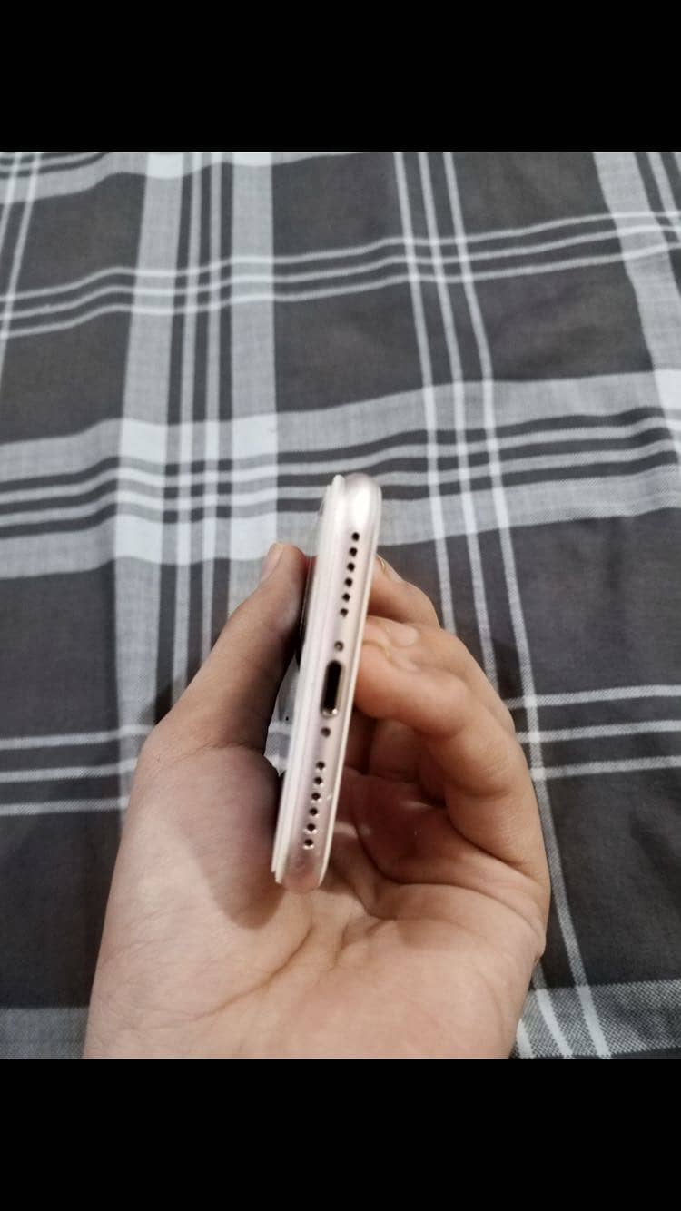 Apple iPhone 7 5