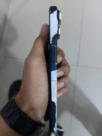 Apple iPhone 15