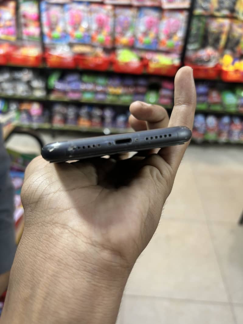 Apple iPhone 11 5