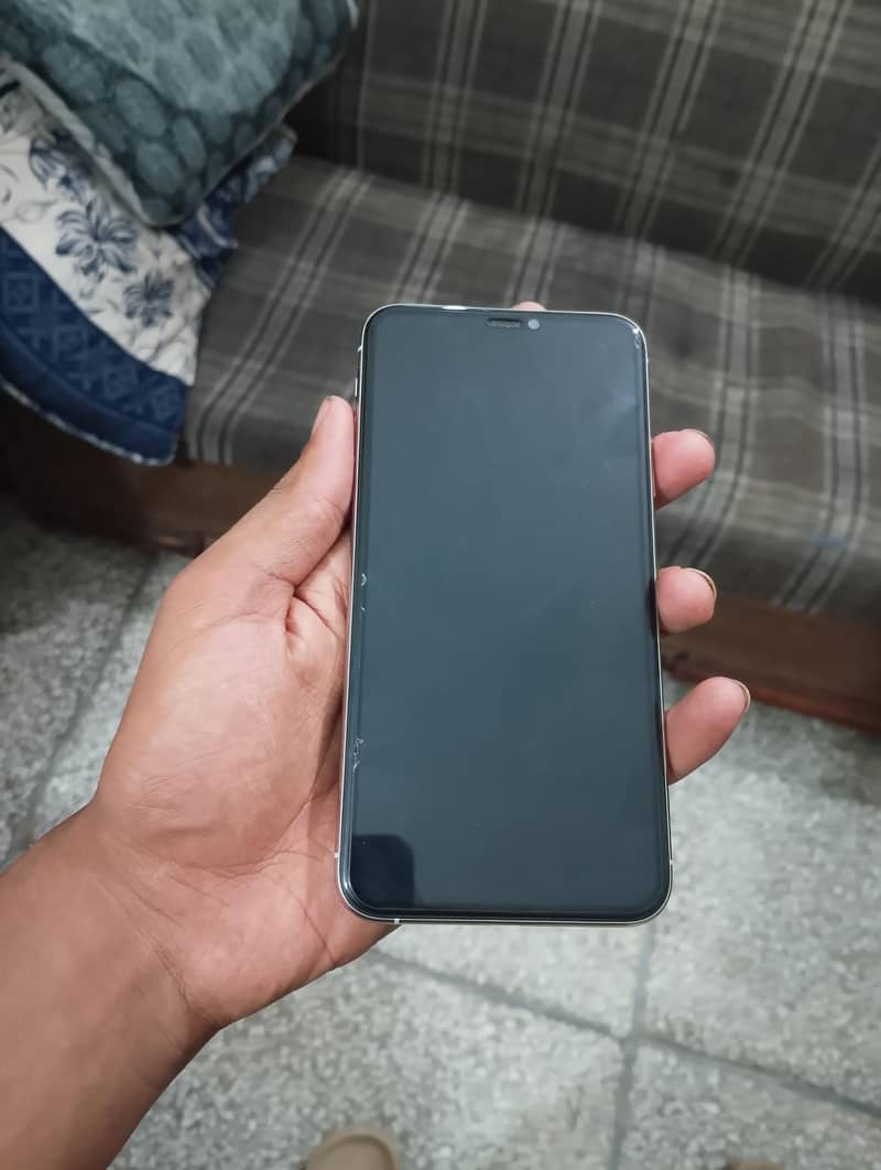 Apple iPhone 11 Pro Max 1