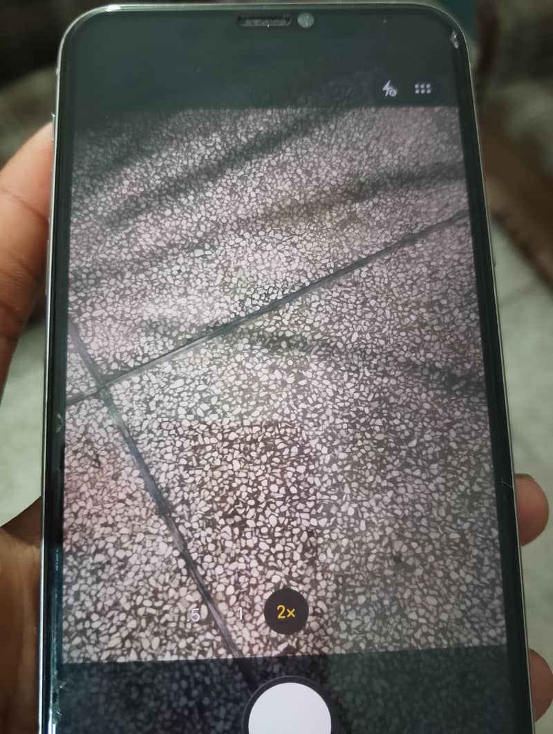 Apple iPhone 11 Pro Max 4