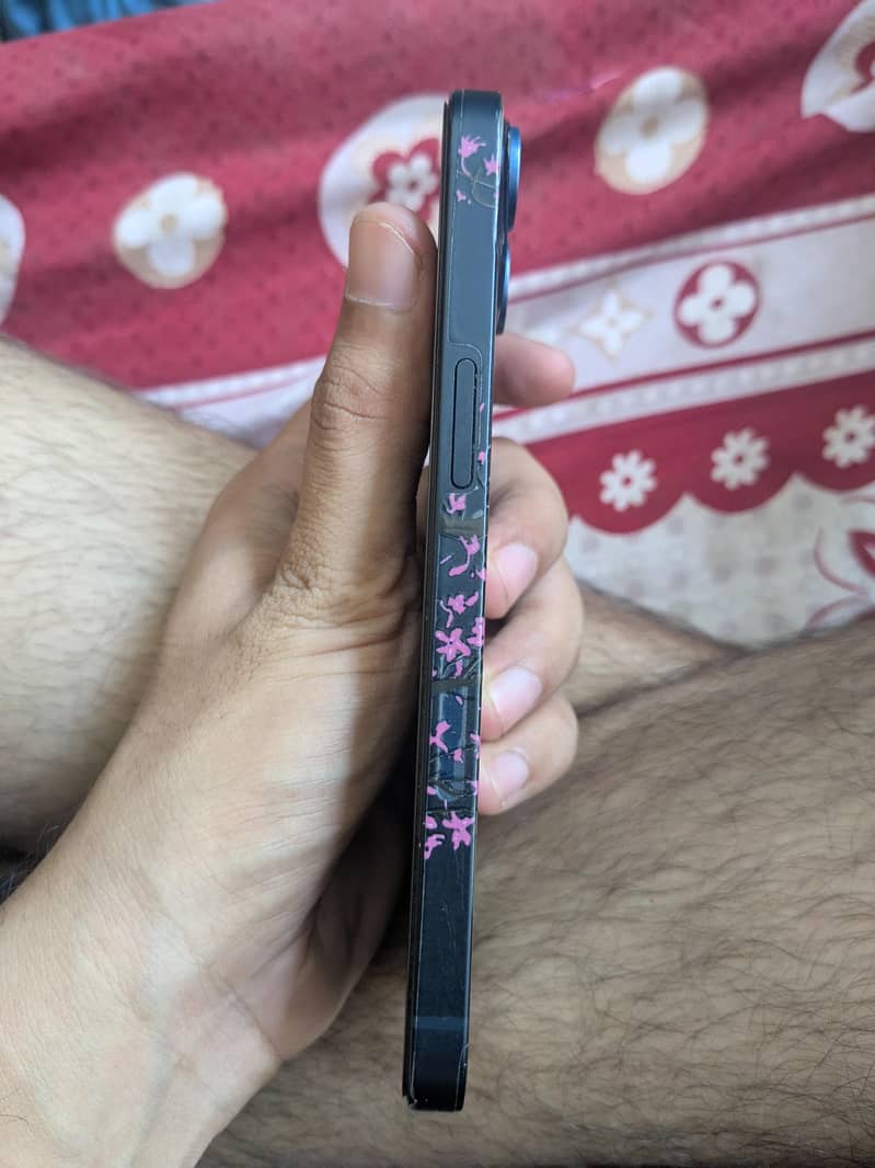 Apple iPhone 13 3