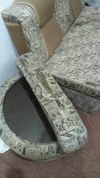 2 sofa 1 side table whatapp py massage krly 03290617073 jhang city