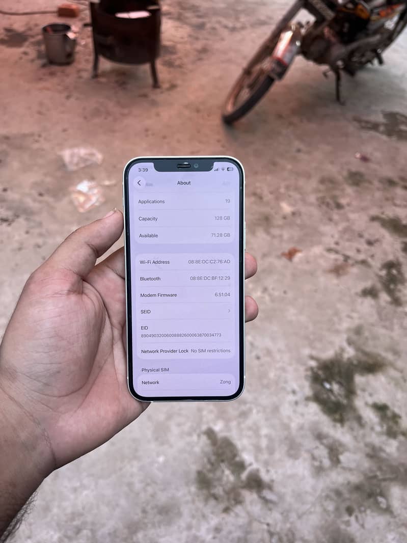 Apple iPhone 12 1
