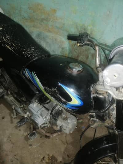 unique bike hai injen sai bilkul ok hai seld injen haii