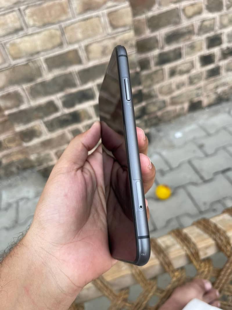 Apple iPhone 11 2