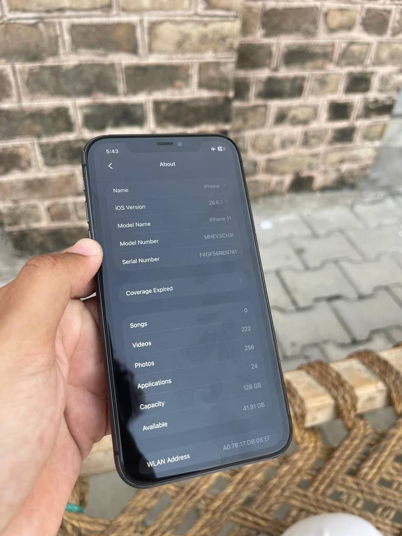 Apple iPhone 11 4