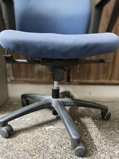 swing chair in fine condition