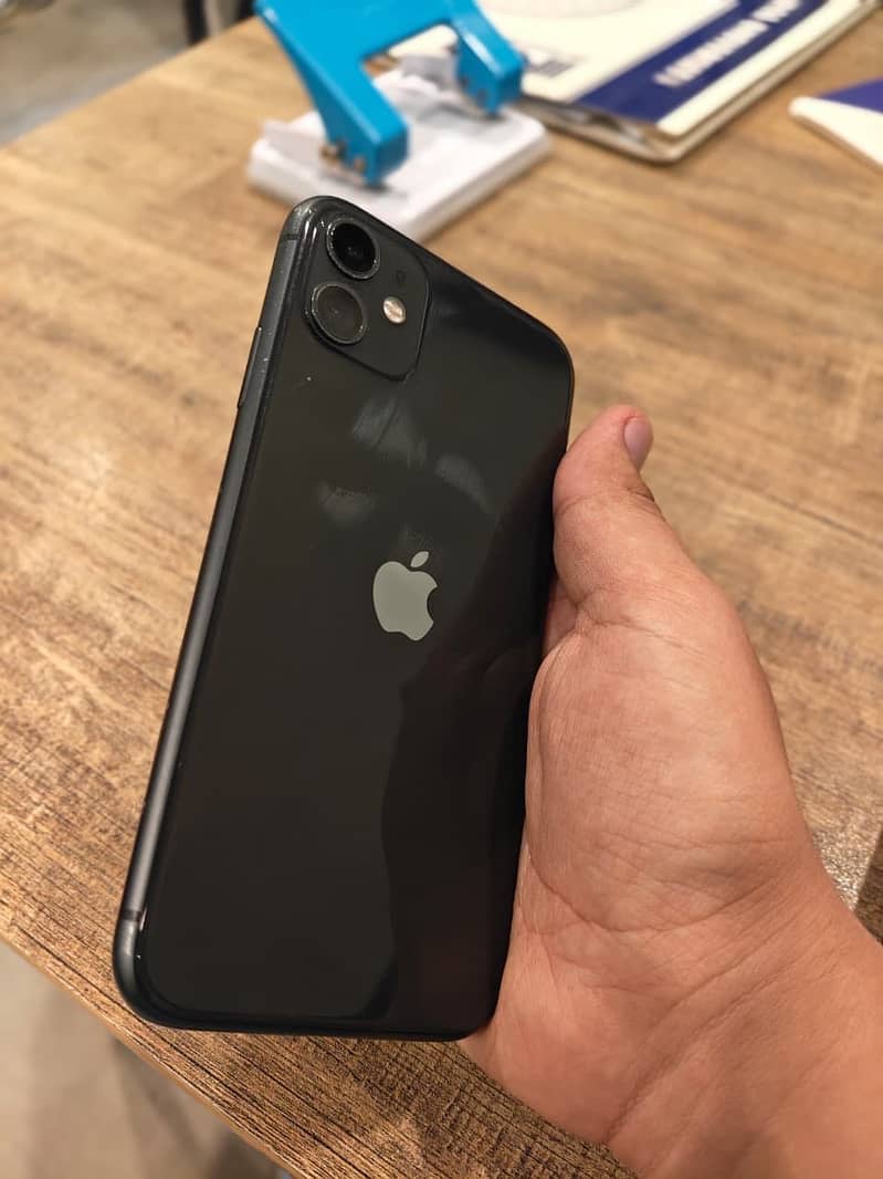 Apple iPhone 11 3