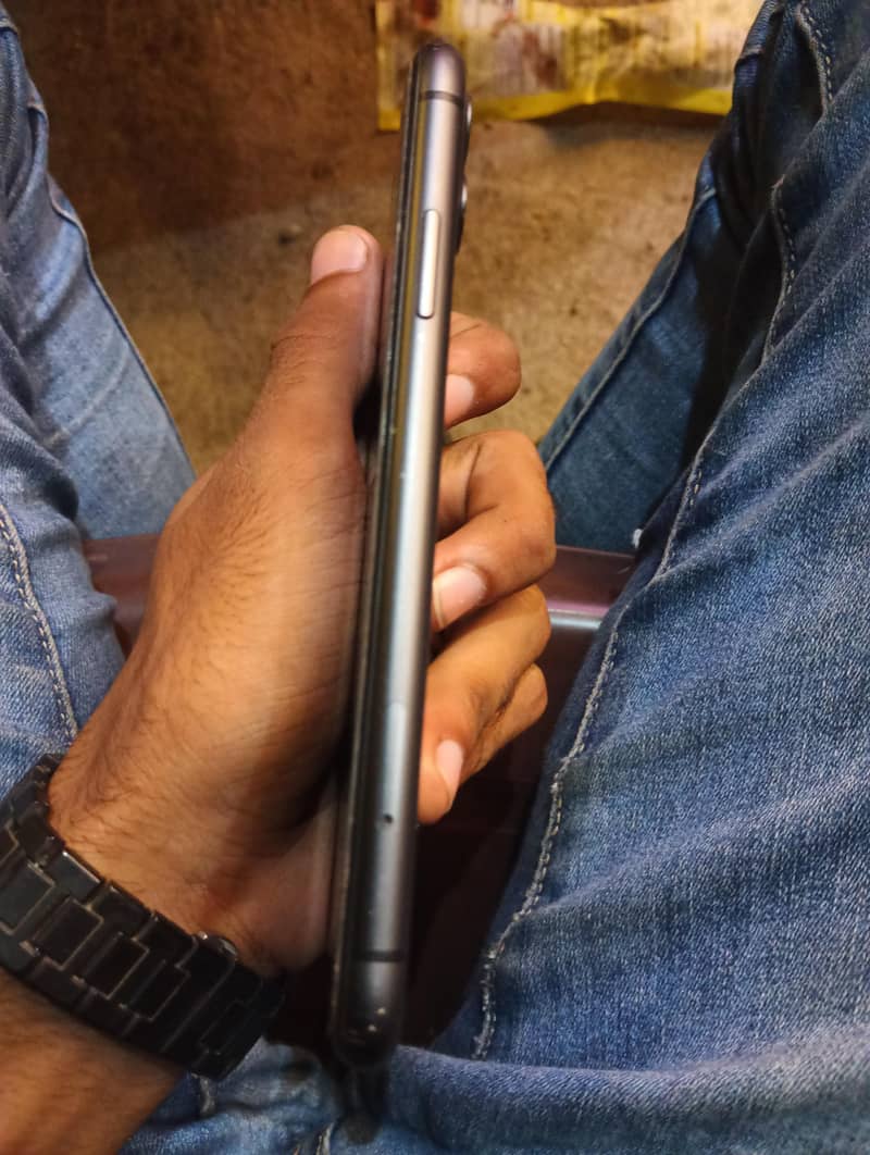 Apple iPhone 11 2