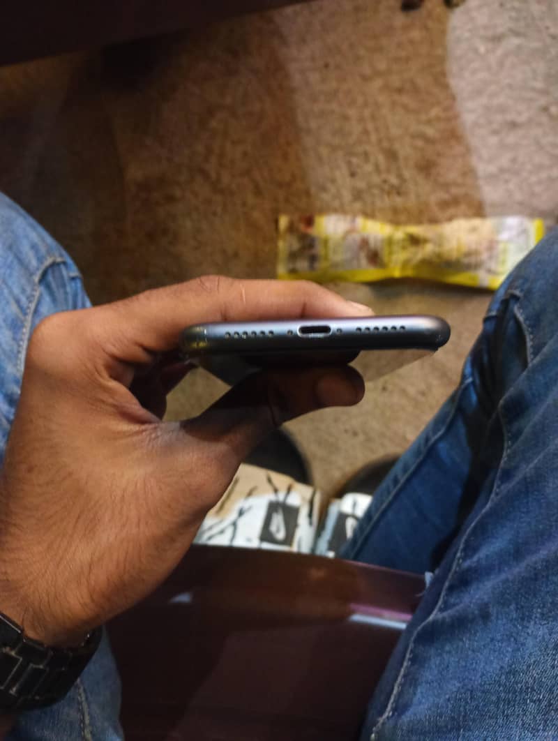 Apple iPhone 11 5