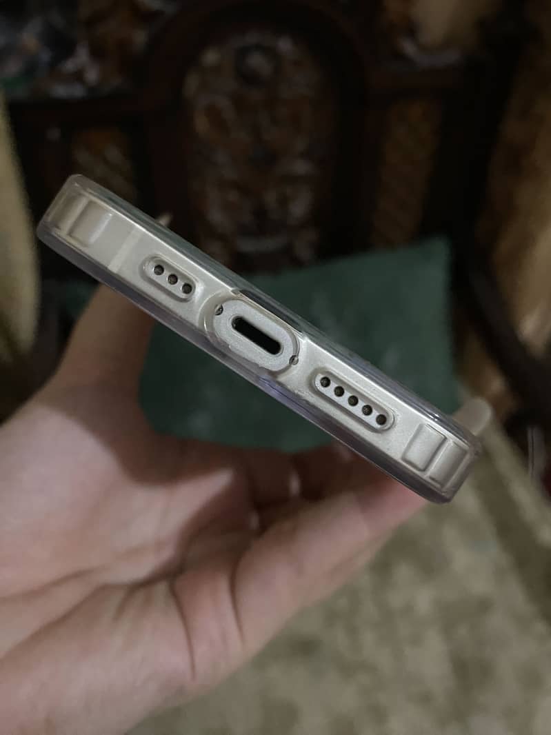 Apple iPhone 13 5