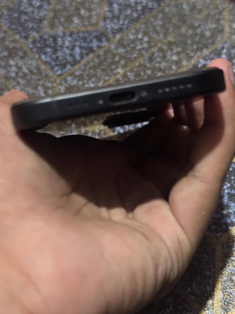 iPhone 15 2