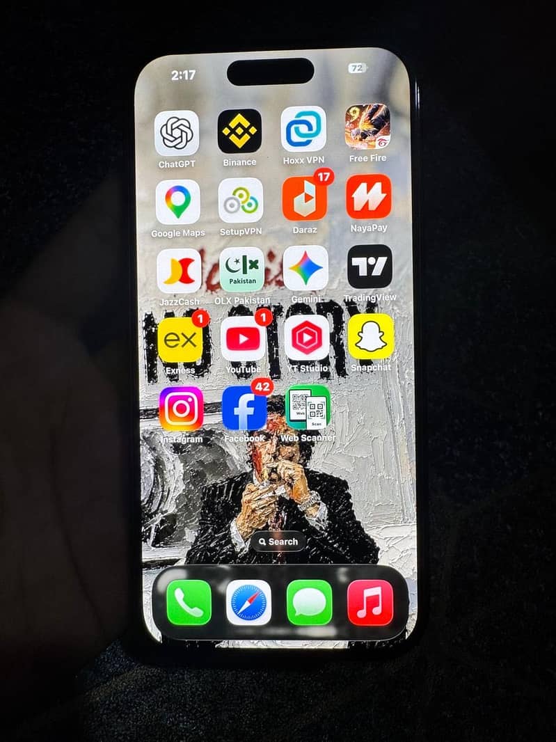 iPhone 15 3