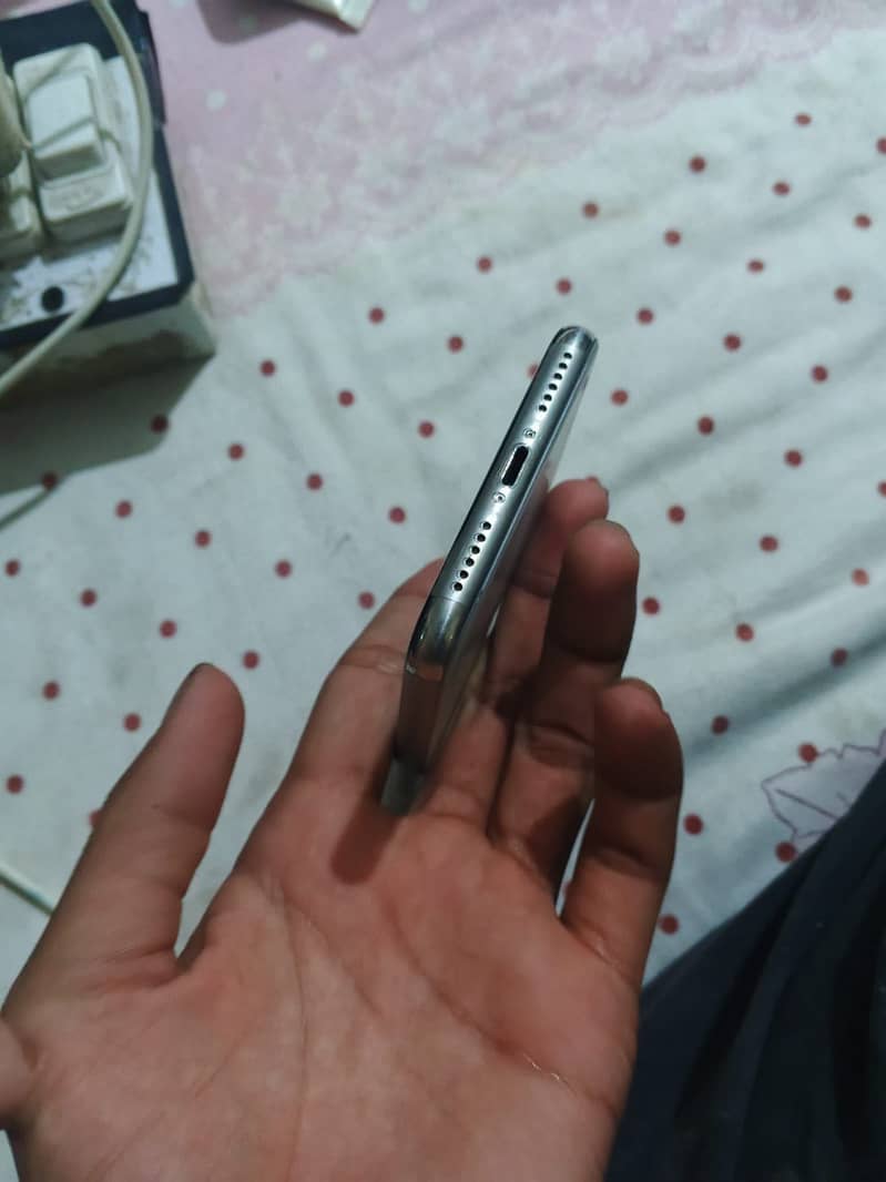Apple iPhone X 0