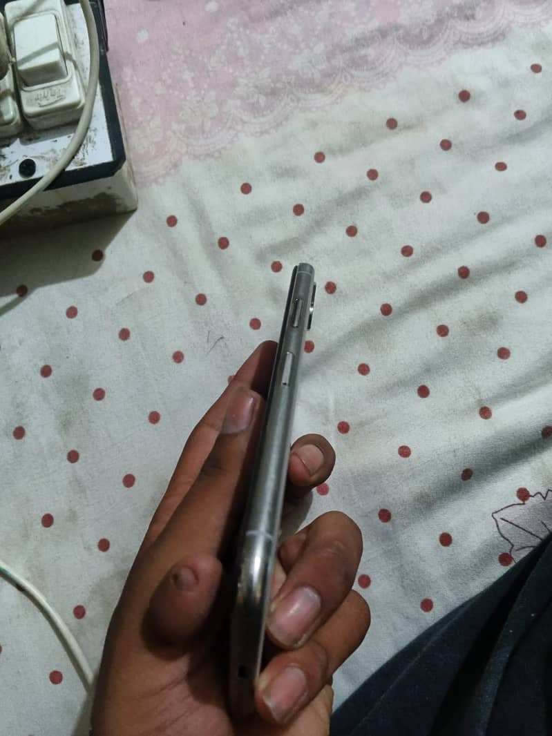 Apple iPhone X 2