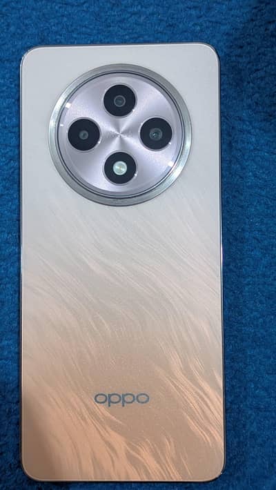 OPPO Reno12 F