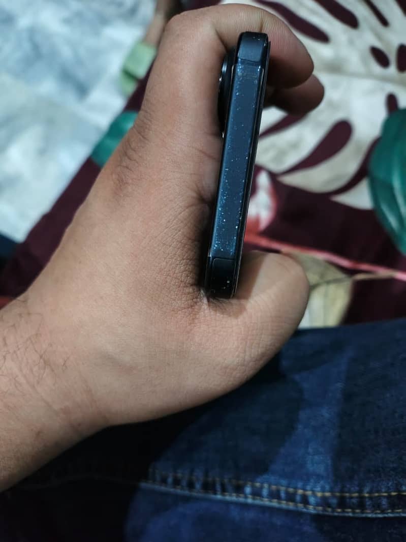iPhone 16 1