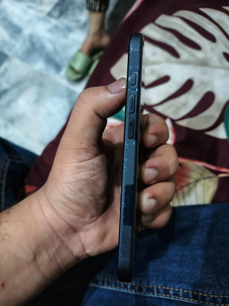 iPhone 16 5