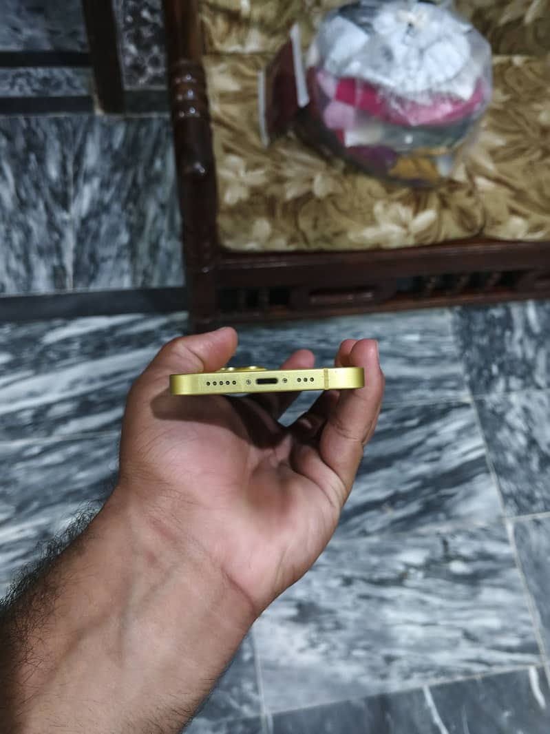 Apple iPhone 14 2