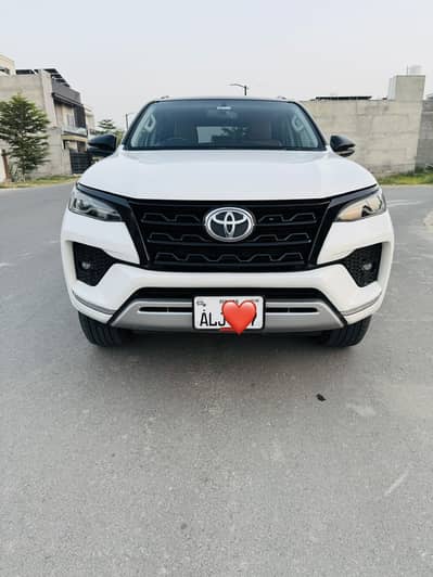 Toyota Fortuner V 2022