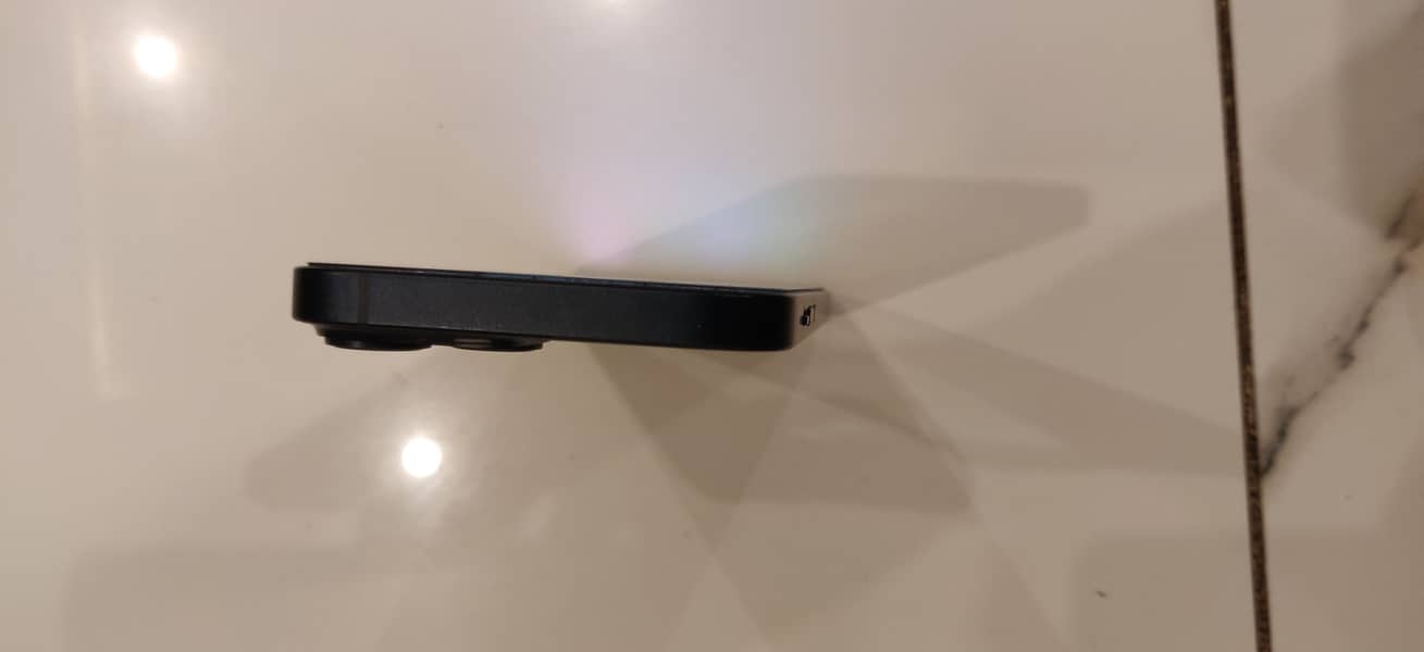 Jv iPhone 14 10/10 condition 5