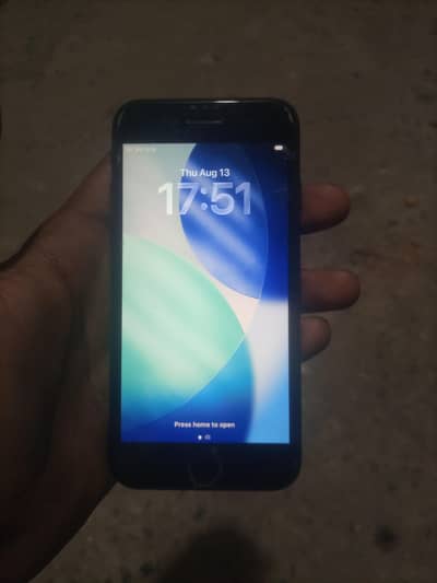 Apple iPhone SE