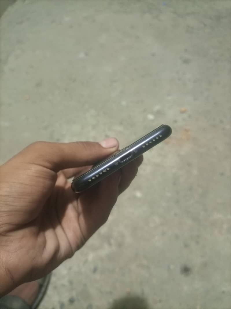 Apple iPhone SE 6