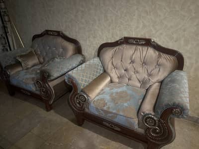 Beautiful sofa set for sale