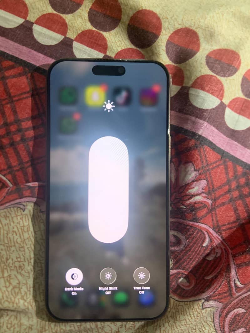 Apple iPhone 16 Pro Max 1