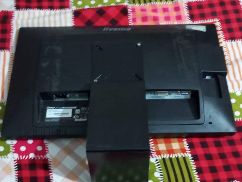 iiyama 4