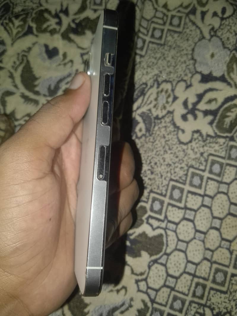Apple iPhone 13 Pro Max 4