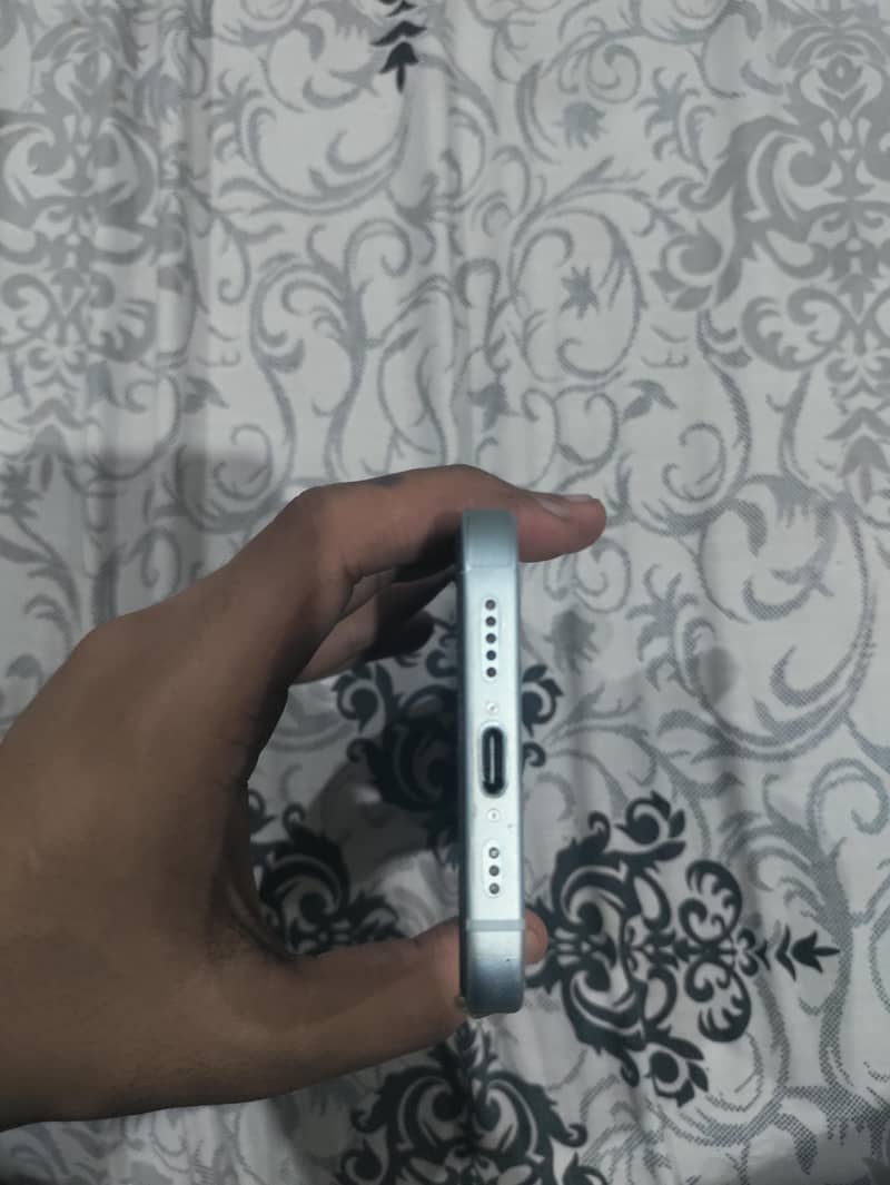 Apple iPhone 15 5