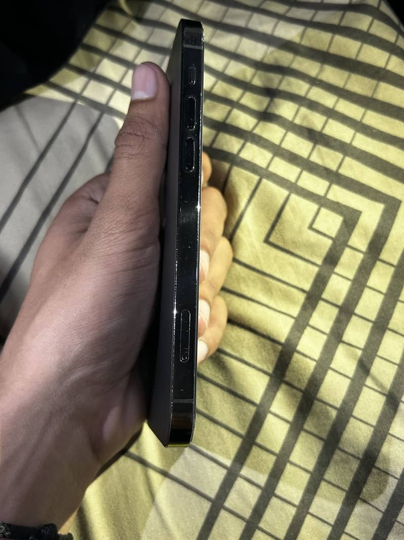 Apple iPhone 12 Pro 3
