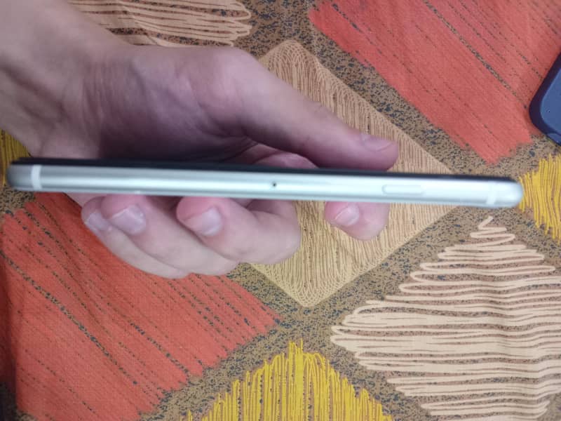 Apple iPhone SE 3