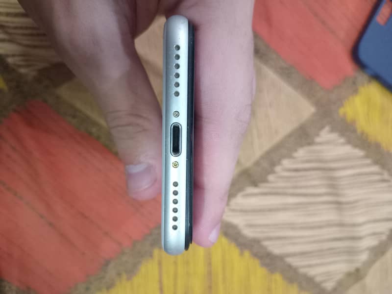 Apple iPhone SE 4