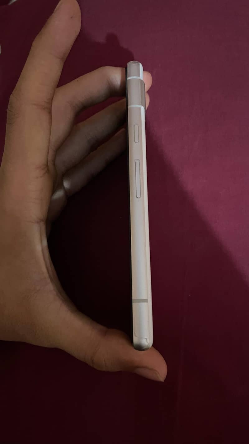 Google Pixel 7a 4