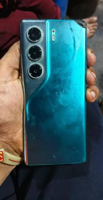 Tecno CAMON 40 Pro 8/256 PTA official approve hai location attock