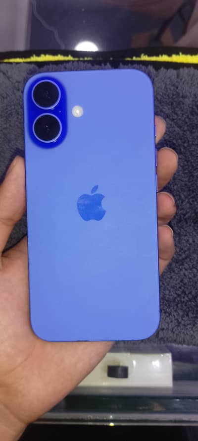 Apple iPhone 16