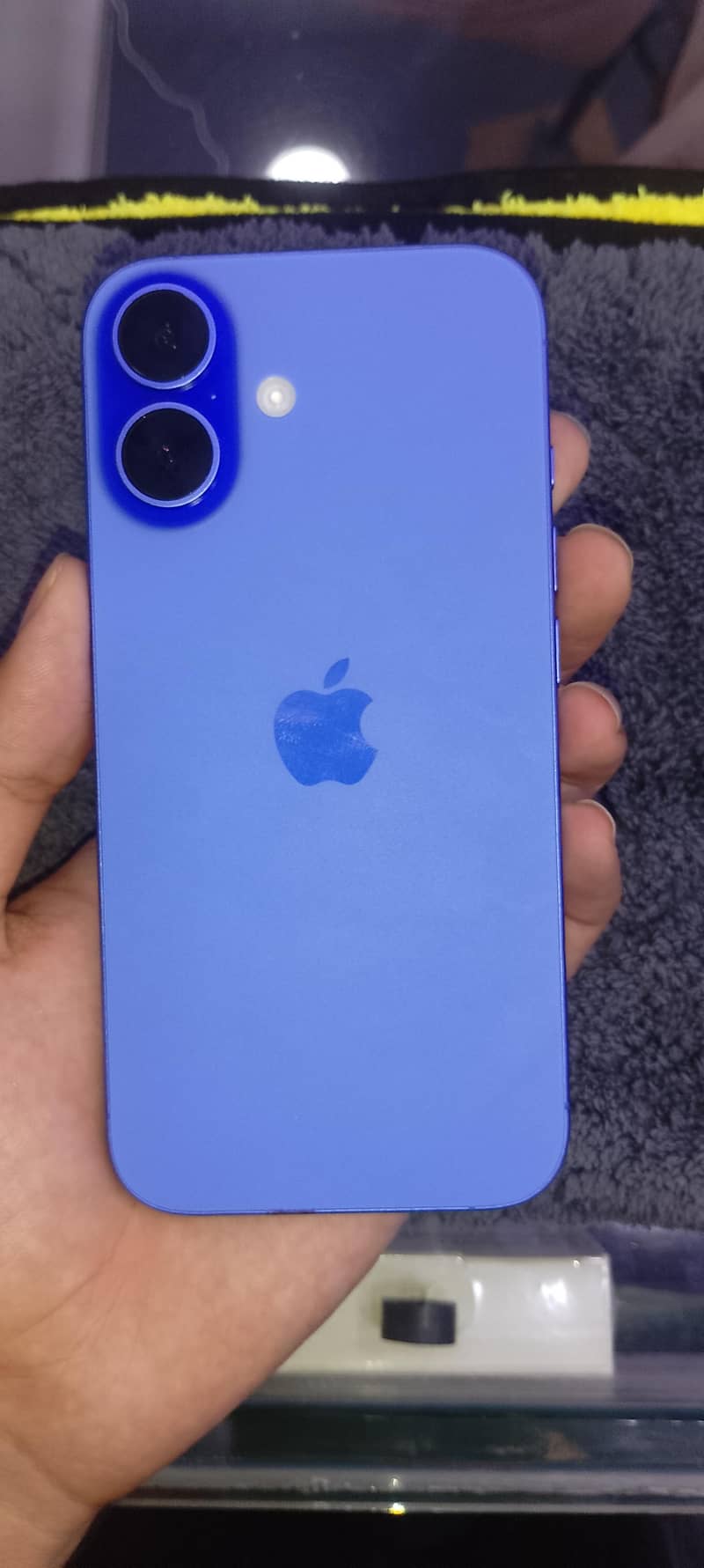 Apple iPhone 16 0