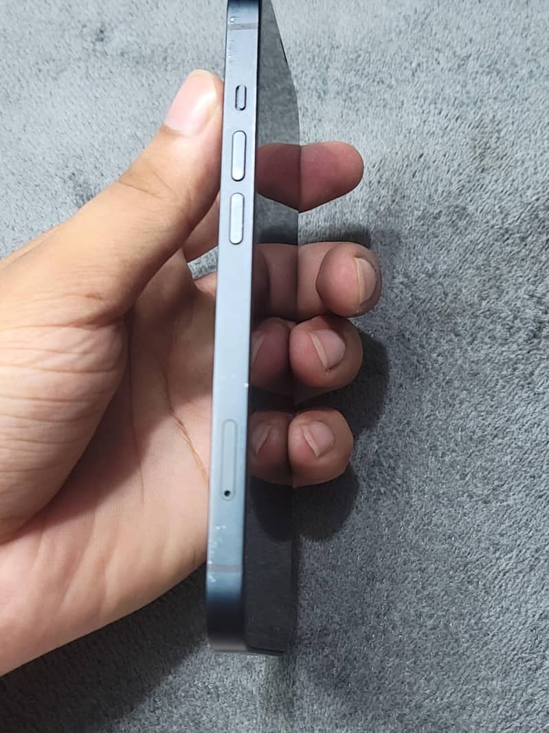Apple iPhone 13 3