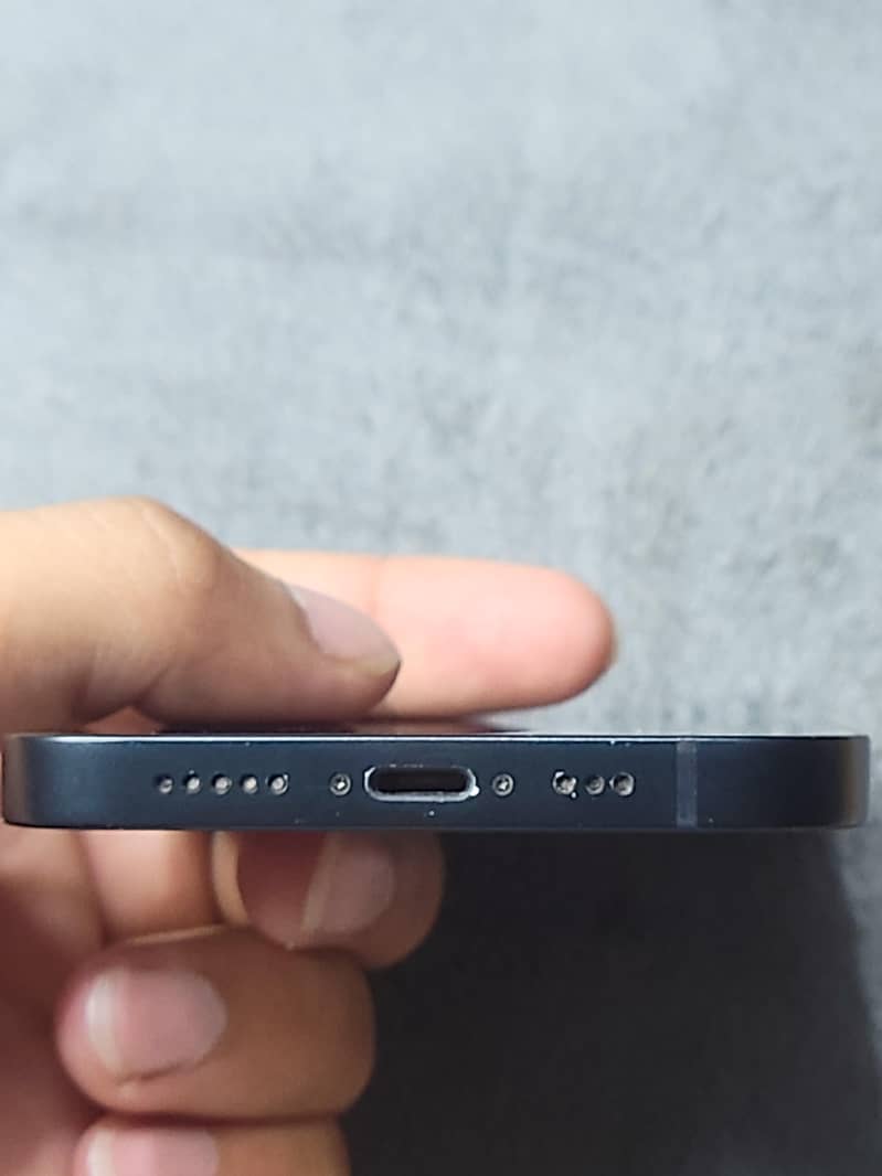 Apple iPhone 13 5