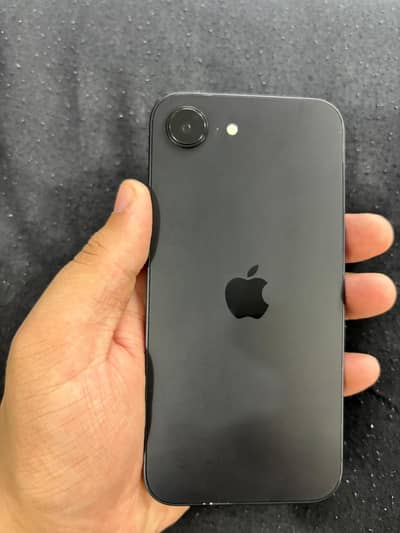 Apple iPhone 16e