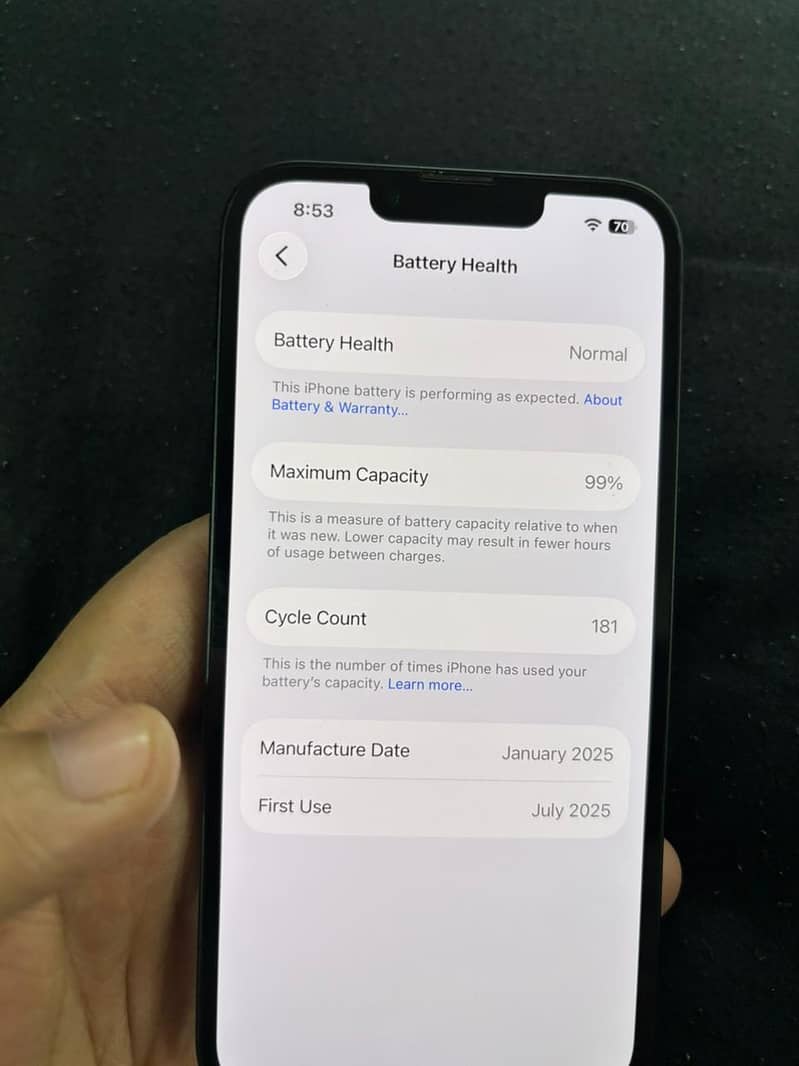 Apple iPhone 16e 7