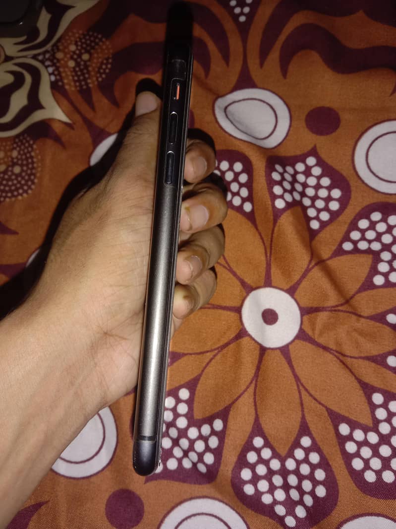 Apple iPhone 11 2