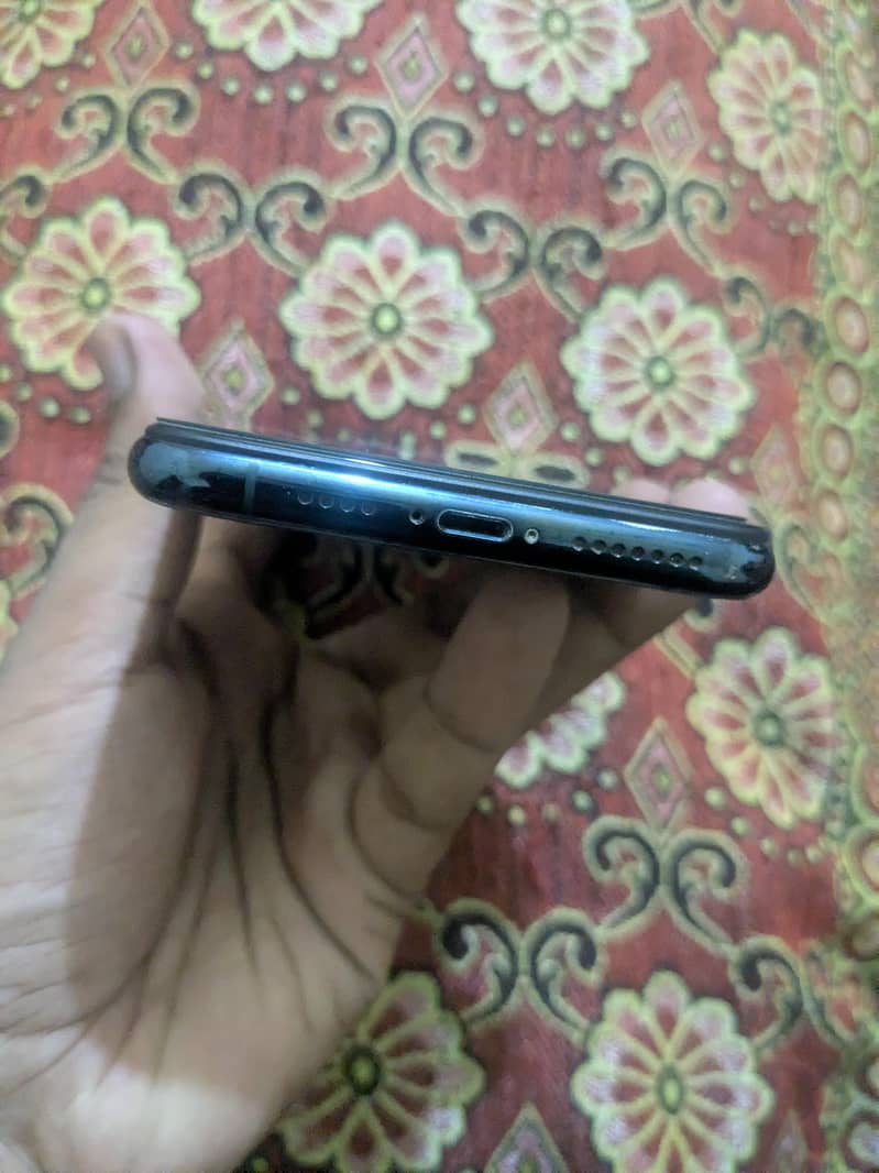 Apple iPhone 11 Pro Max 3