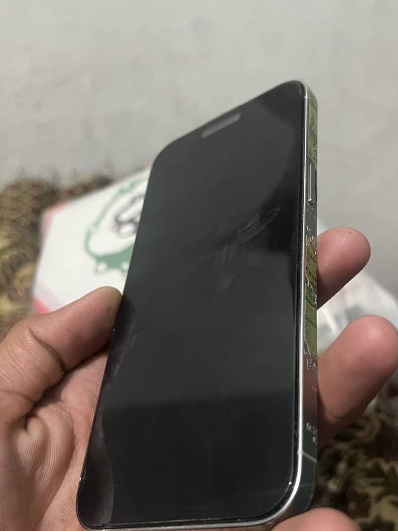 Apple iPhone 14 Pro Max 3