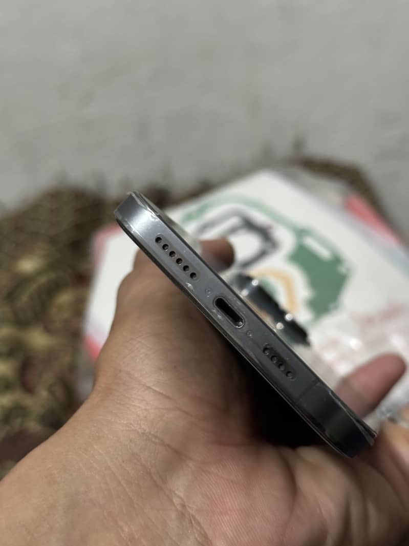Apple iPhone 14 Pro Max 4