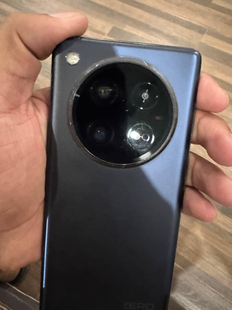 Infinix Zero 40 4