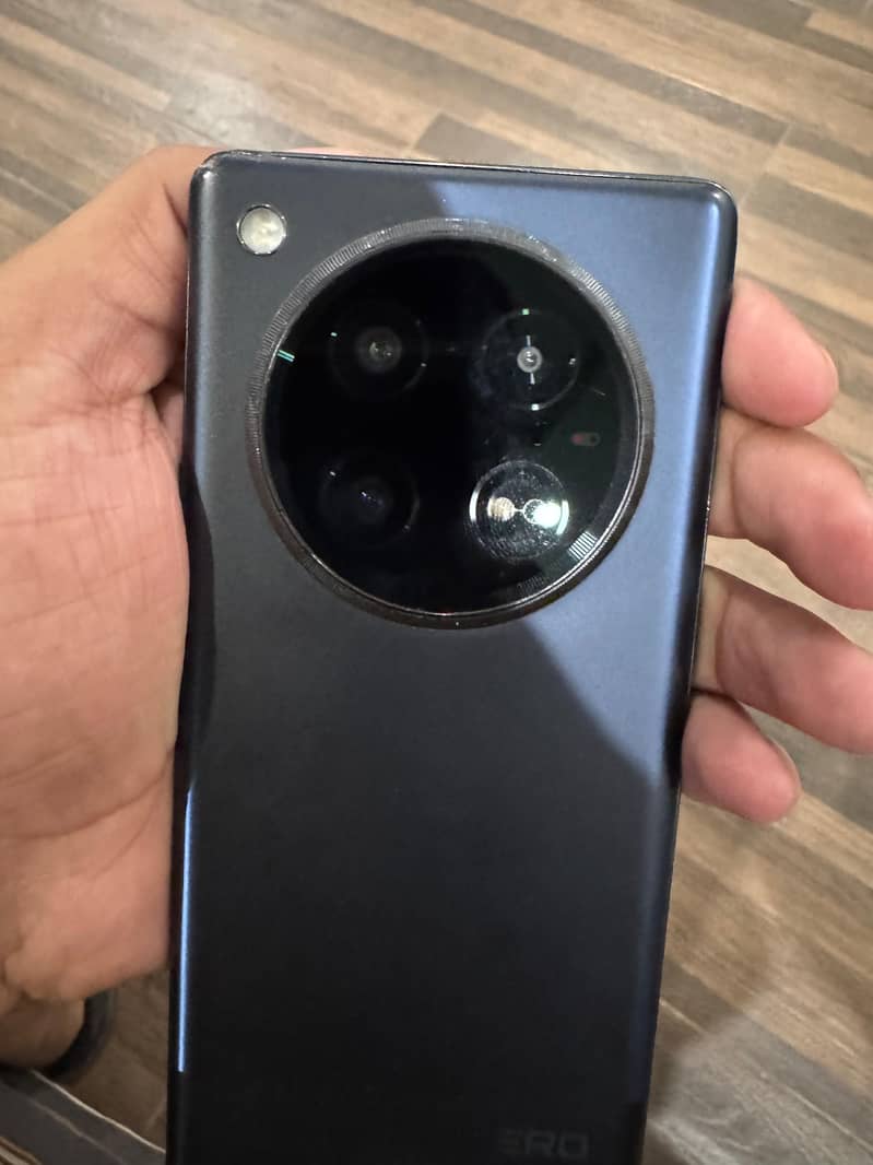 Infinix Zero 40 7